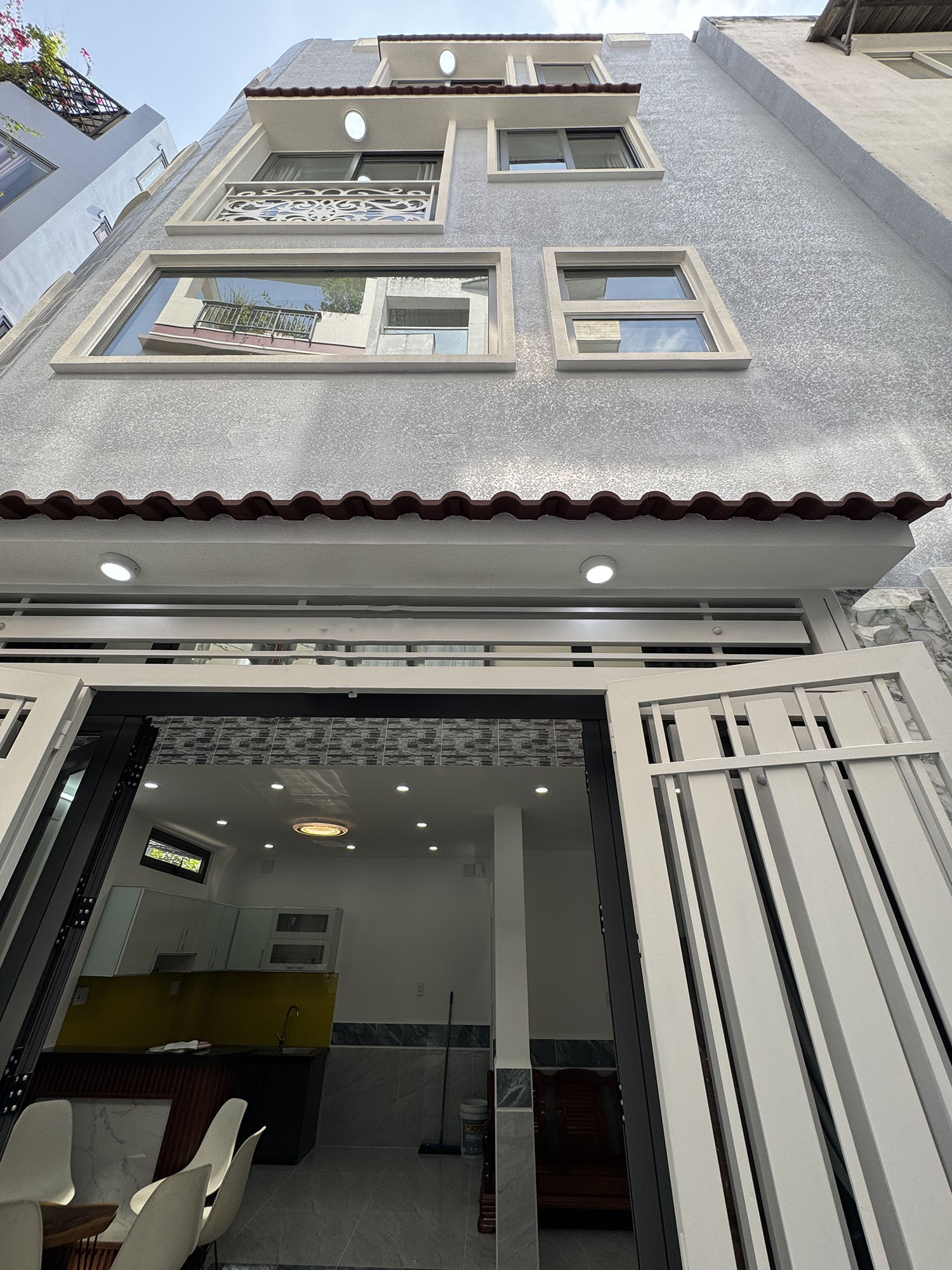 Siêu phẩm biệt thự mini góc 2 mặt tiền, 3 lầu, xây mới 100%, hẻm đẹp khu cao cấp Lê Văn Sỹ, Quận 3